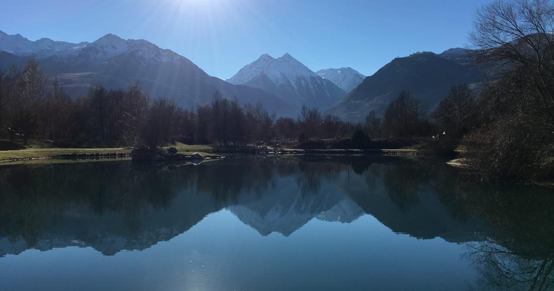 Le lac de la base de loisirs d'Agos